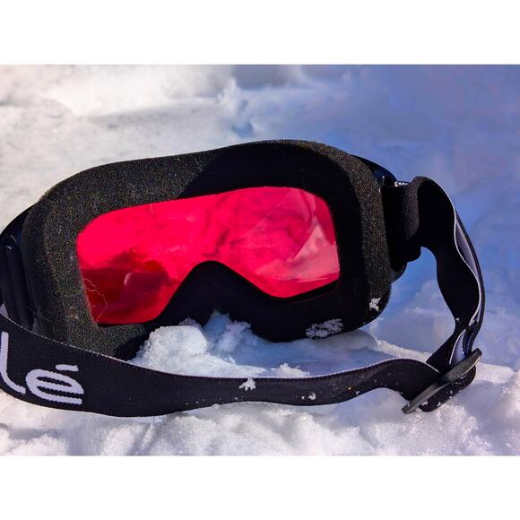 Bollé Snow Goggles Mojo Model - Black Frame / Red Lens - Picture 3 of 7